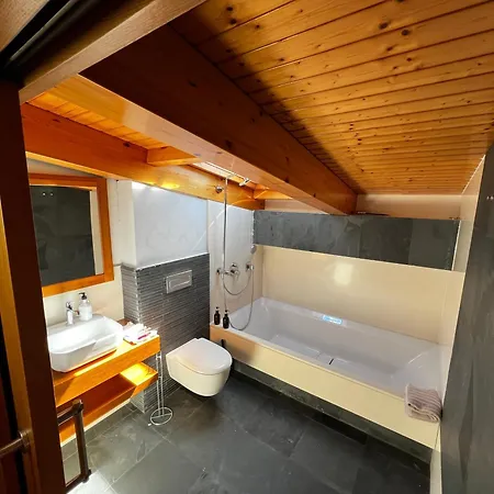 Casa Unica, Entorno Inigualable Con Vistas Al Mar *